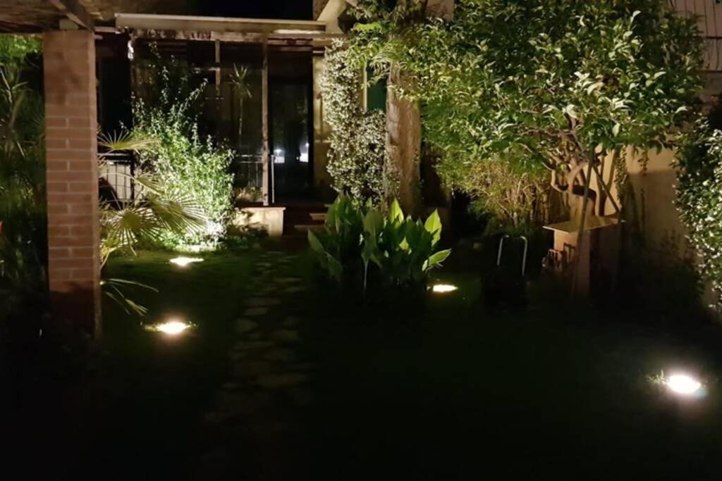 比萨La Casa Con Piscina Riscaldata Interna Anna Luxury Garden公寓 外观 照片