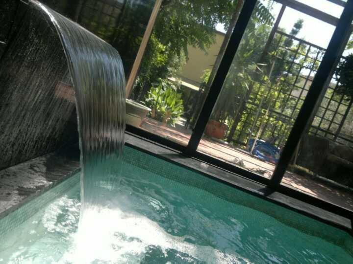 比萨La Casa Con Piscina Riscaldata Interna Anna Luxury Garden公寓 外观 照片