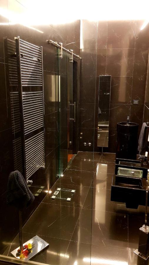 比萨La Casa Con Piscina Riscaldata Interna Anna Luxury Garden公寓 外观 照片